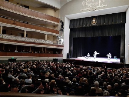 Un teatro pieno di gente, ad Adria la cultura è vincente