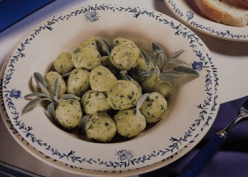 La cucina di Ondina - Gnocchi di pane ortiche