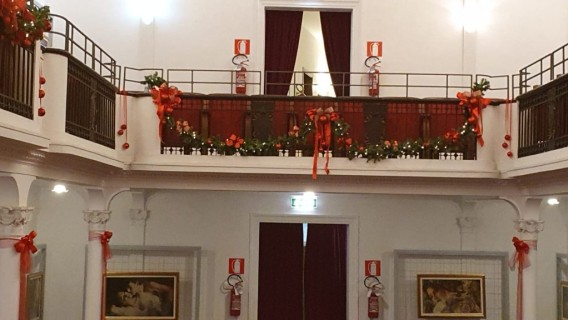 Teatro coi Fiocchi: Ferrini gli auguri di Natale con uno strepitoso spettacolo