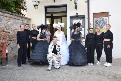Stasera il Teatro Ferrini apre la sua più importante stagione teatrale
